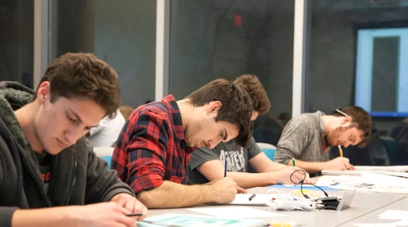 美國(guó)留學(xué)生