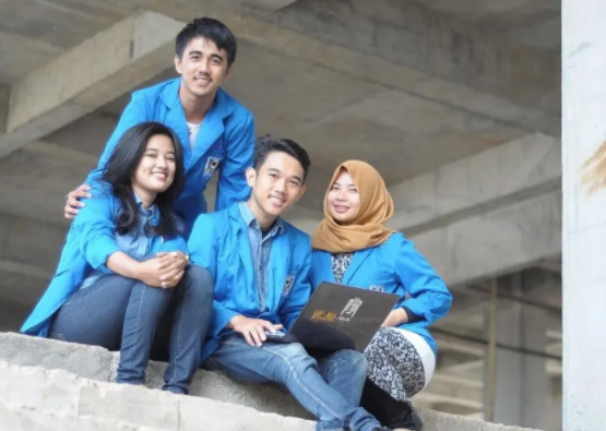 美國(guó)留學(xué)生